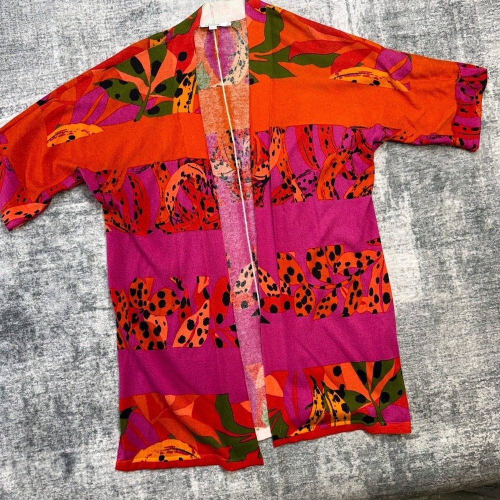 Chicos Cardigan Size 0 US Small Pink Kimono Duster Open Vibrant Floral Resort - Picture 2 of 13
